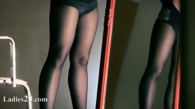 Mysterious Beauty Masturbates With Dildo