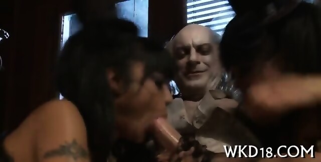 Pretty Man Fucks Sexy Gal