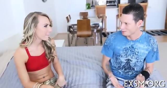 Hot Girlfriend Starts Moaning From Sex