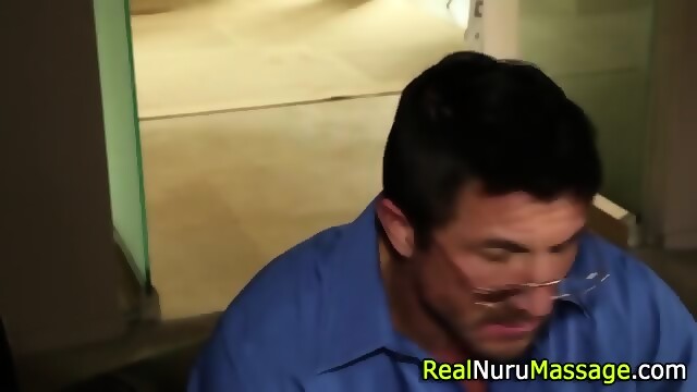 Cock Wanking Masseuse