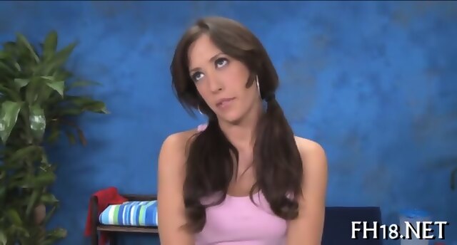 Oily Massage For Cute Chick