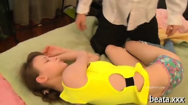 Twiggy Babe Rides Huge Dong