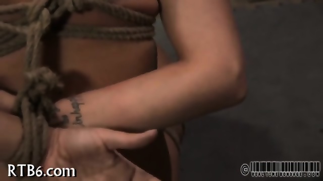 Upside Down Babe Gives Blowjob