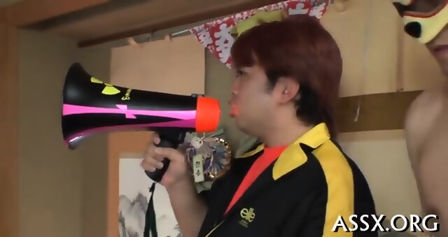 Uncouth Asian Anal Toying