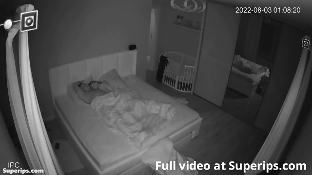 IPCAM – Little Ukrainian woman pleases her husband