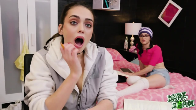 Alex More, Ashly Anderson, Hannah Hays – Fuck Mid Terms