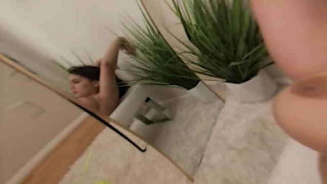 Your Big Tit Girlfriend Crystal Chase Looks Great In Her New Bikini But Even Better With Her Tits Bare And Oiled Up