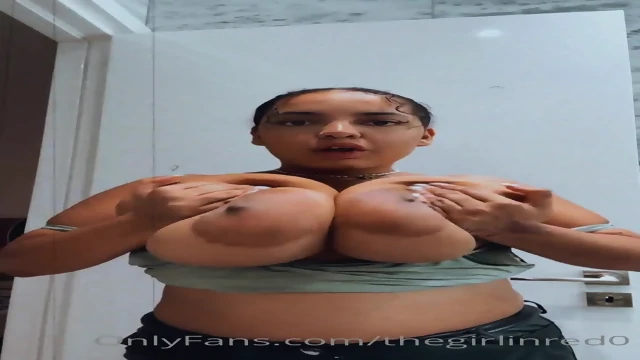 Thegirlinred0-Shower Time