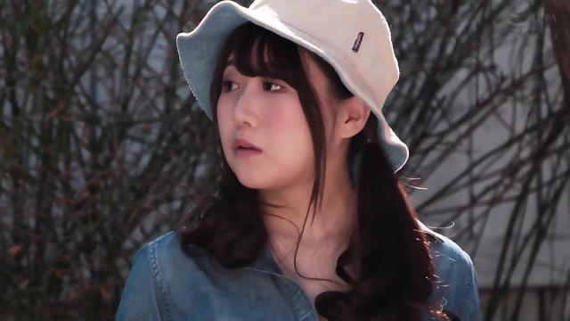 A Married Woman Who Has Disliked Her Mistress For Her Beloved Husband, When She Goes To A Camp Hosted By Her Husband’s Company, She Is Threatened And Caught  Bird Play    Momoe Takanashi