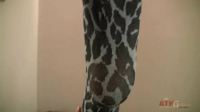 Dulsineya's Fantastic Feet In Action