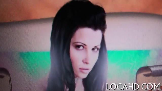 Pussy-licking during lesbian scene