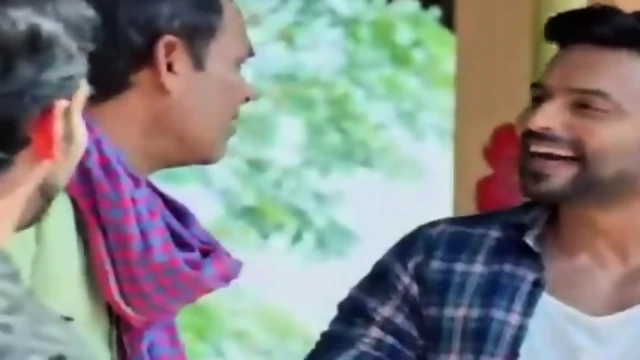 Desi bhabhi ke bade bade boobs