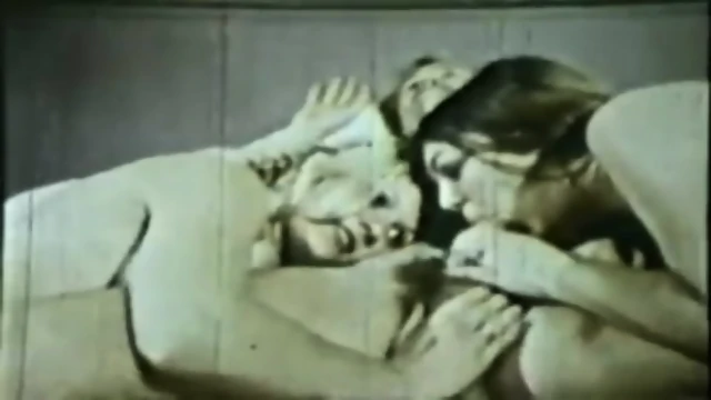 Grindhouse blowjob with 2 gals 1 cock