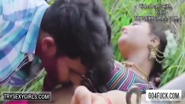 Desi sexy bhabhi has Dewar risky outdoor sex