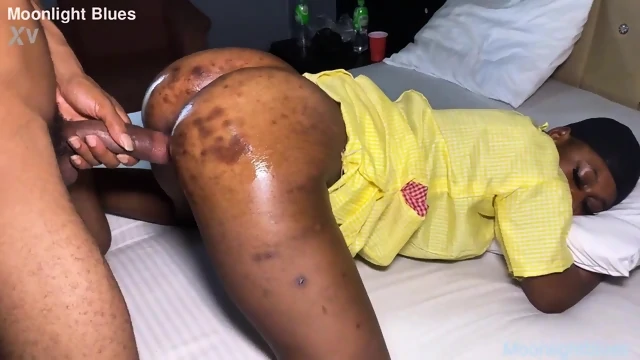 Xvideos Une Jeune Demi soeur Voulait Lire Mais A Ete Distraite  Grosse Bite De Son Demi frere HD.mp4