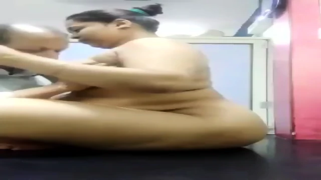 Desi doctor eating girl pussy