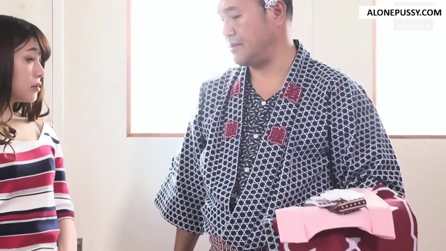 La cachonda Yui Hatano hace garganta profunda en una enorme capucha mientras es preÃ±ada - Â¡la mejor japonesa