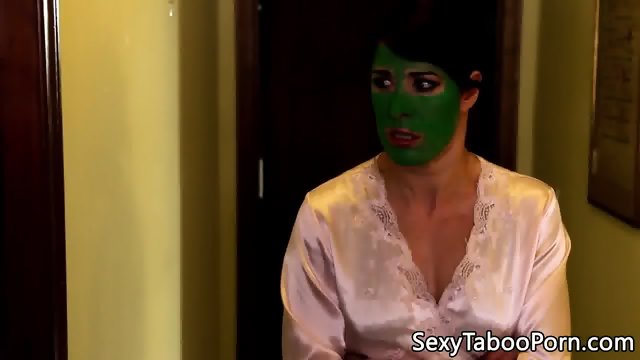 Bigtitted glam babe deepthroating cock