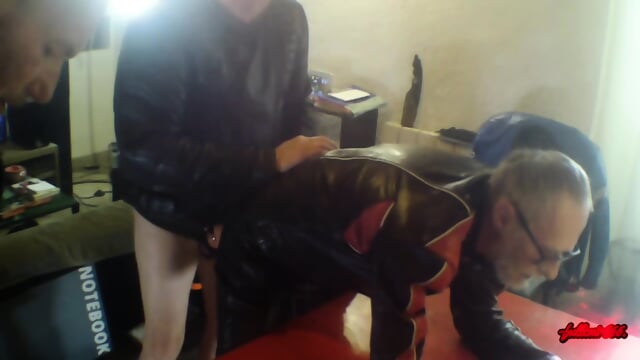 Fullcuir666 baisÃ© par son pote.