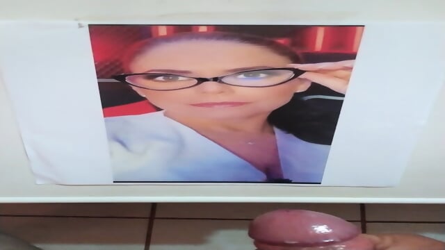 Bukkake facial milf whit glasses