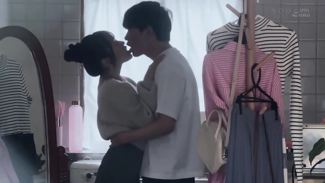 stalking my neighbour and shoot my shot while she is alone