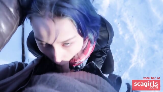 Teen Schoolgirl Gives Risky Public Blowjob in the Park