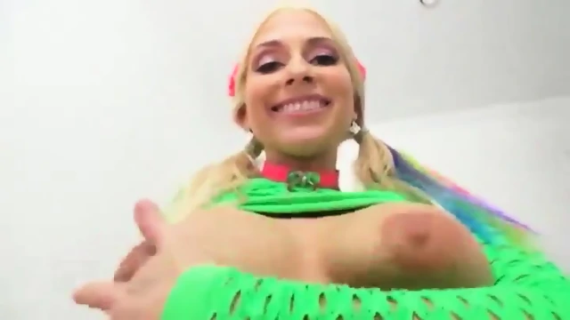 Una linda RubÃ­a tetona