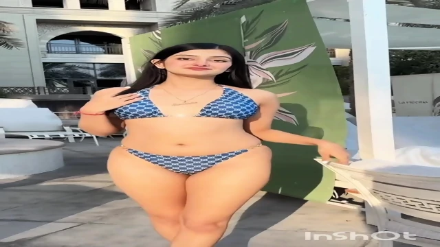 IG Hot influencer model@simmiii13 AKA Samiksha Kapoor