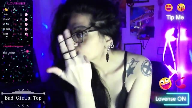 Long hair busty and booty brunette mature show