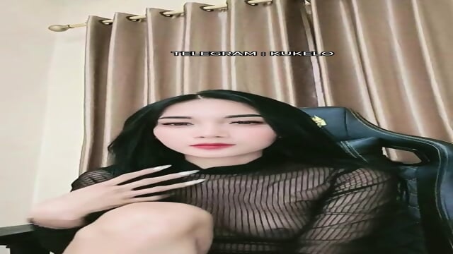 Kostum Jaring Anna Sengaja Pamer Uting