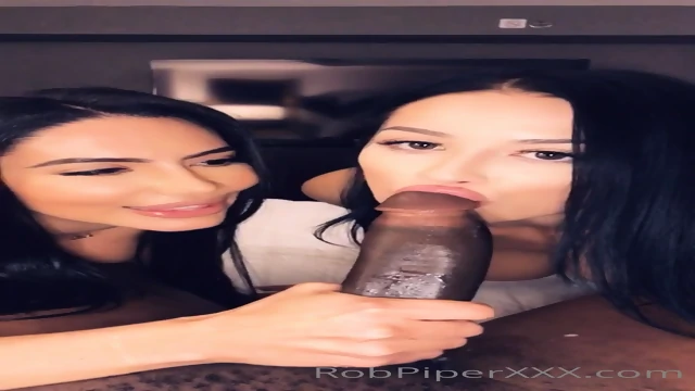 Katrina Jade, Lela Star Share Black Pipe