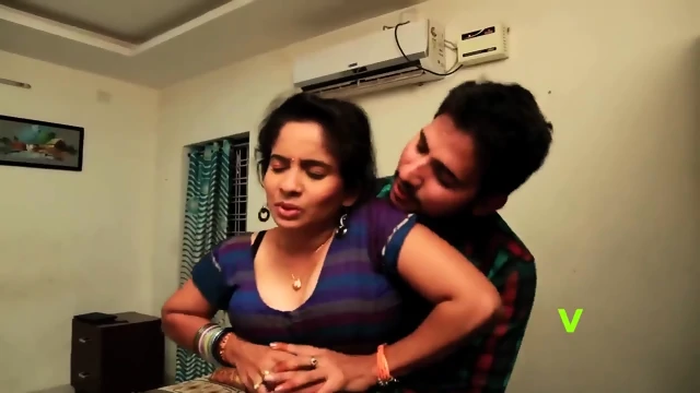 Indian Housewife Aunty Varsha Romance with Husband Friend in Bedroom on Saree Hot Telugu Short Film 💕💕💕