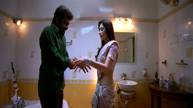 Tamannaah_Sexiest_Navel_Pinch_Extreme_Seduction_Tempting_All_Scenes_Comp_1080p___Siruthai 💕💕💕