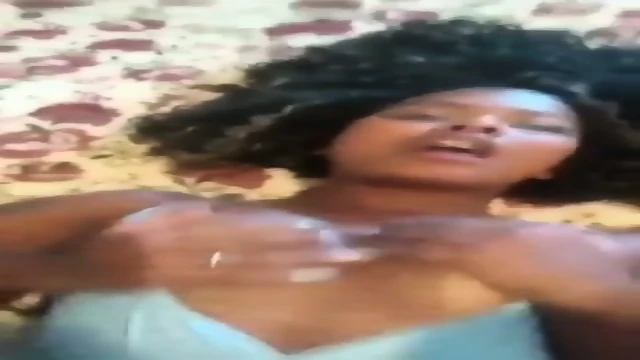 Mulatinha rabuda amadora