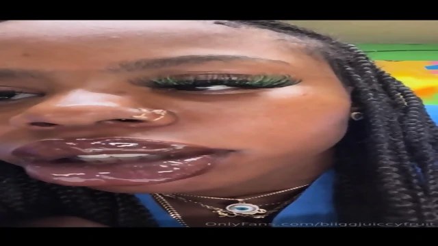 BiiggJuiccyFruit - Tease 2