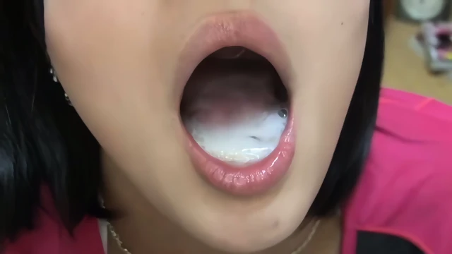 gokkun slut opens wide for cum(upscaled)