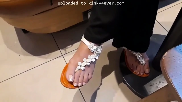 Public Shoeplay Candid Feet