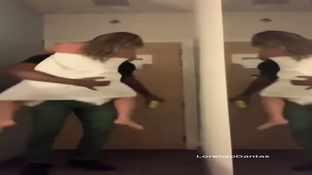 Esposa recebendo a visita do comedor - ld