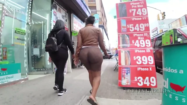 juicy ass on the street