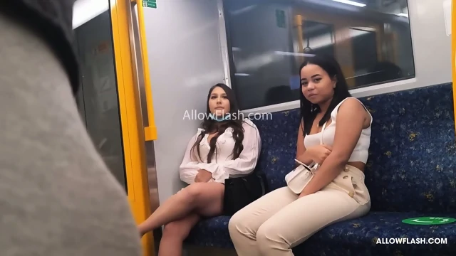 Wow! Friends liked looking bulge flash train