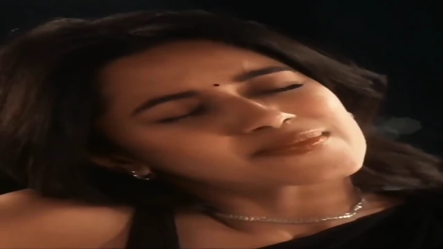 Mirnalini ravi hot navel show 💕💕💕