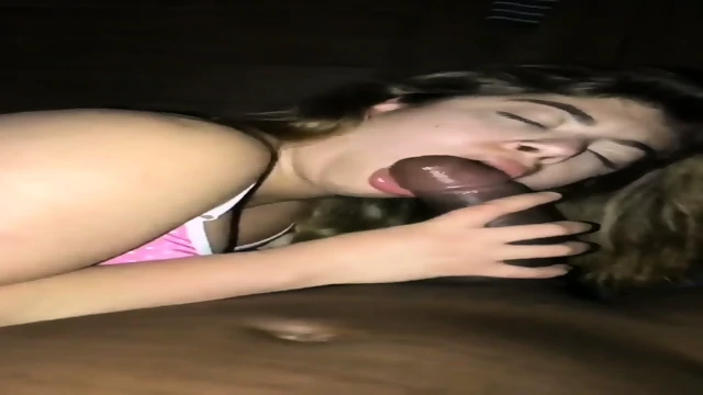 Safada amadora mamou e sentou