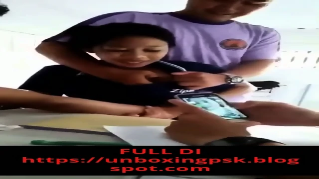 Ngewe teman kerja yang mungil