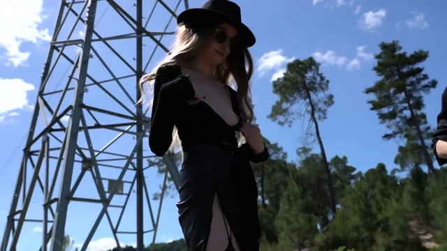 Katya, 33 Years Old, Saleswoman In Paris!