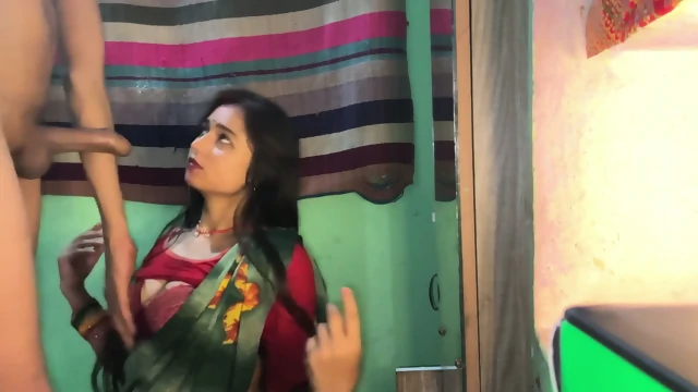 Bhabhi ne akele me karwa li apne hi devar se chudai