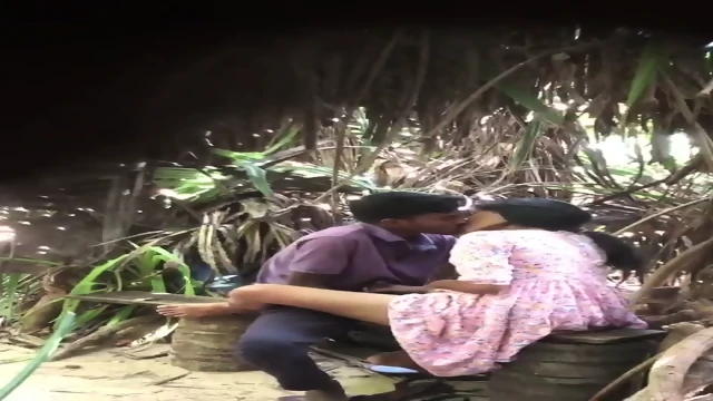 Desi lovers in park sex