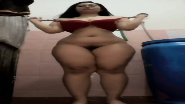 Kutang Merah,dalam kamar mandi