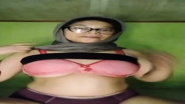 Bokep Kacamata,Vc Sama Pacar Sange Part 5