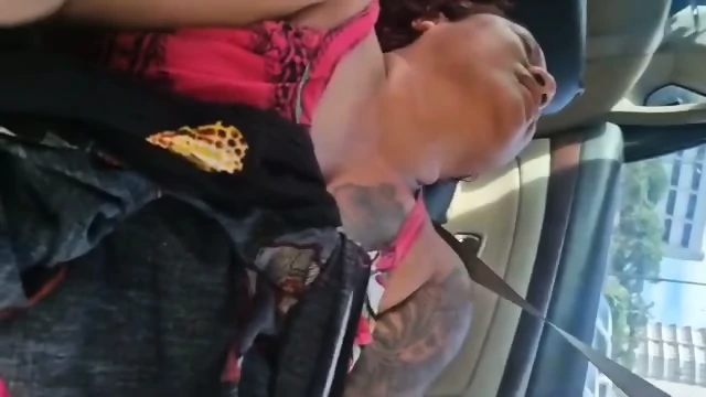 Central bitch rubbing pussy in car