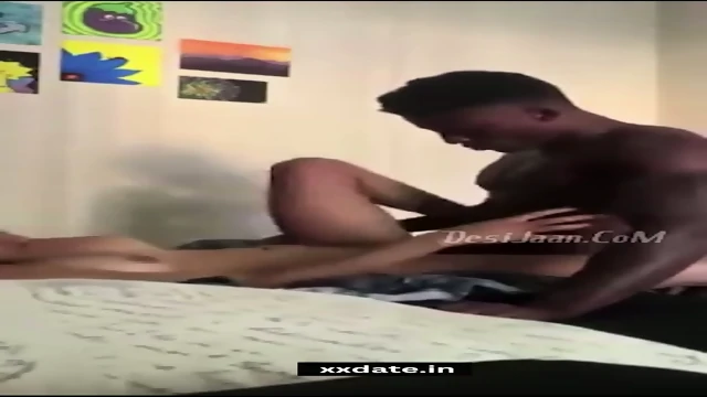 Indian Bebe getting fucked by big dick African man delhi porn video.